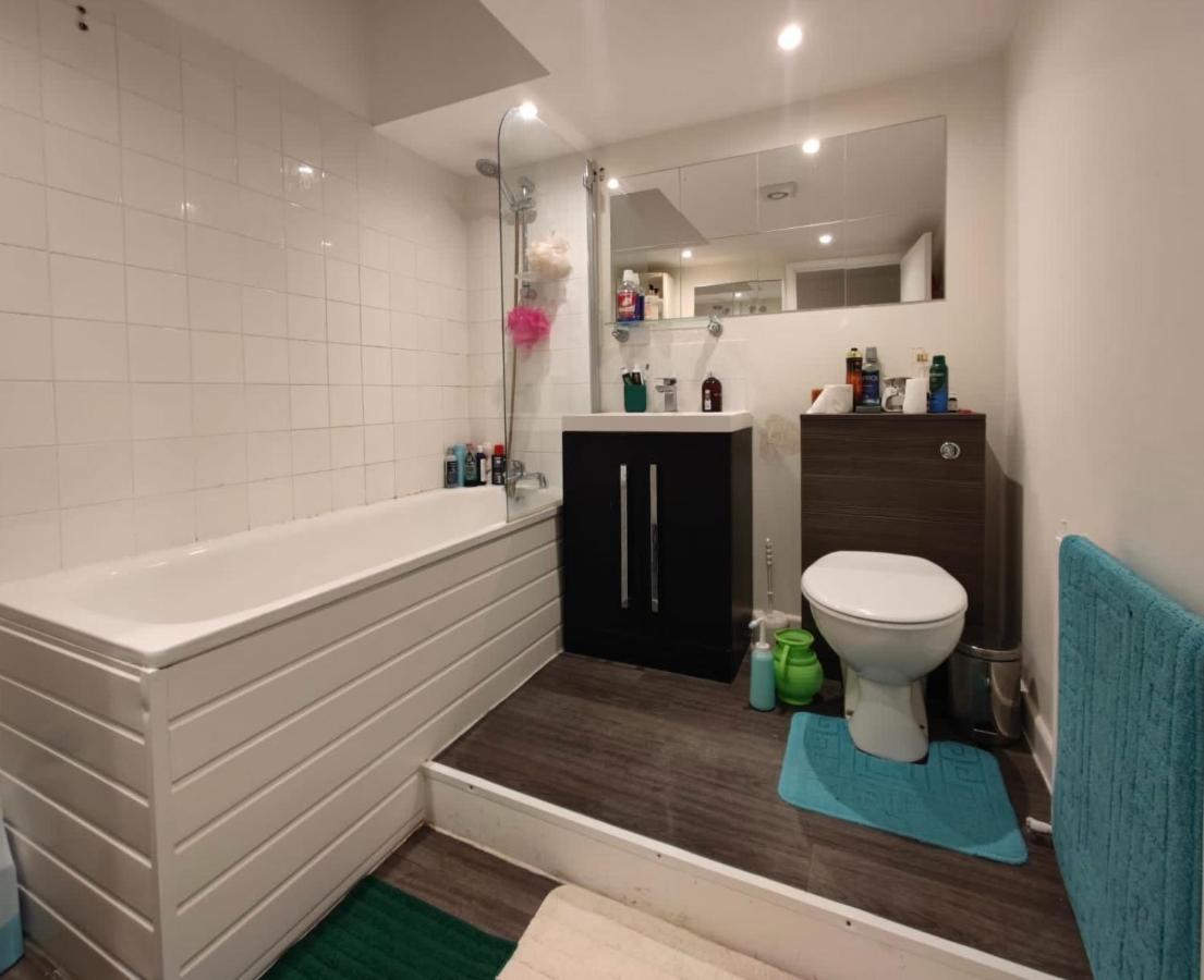 Twin Earls Court Central - Shared * London