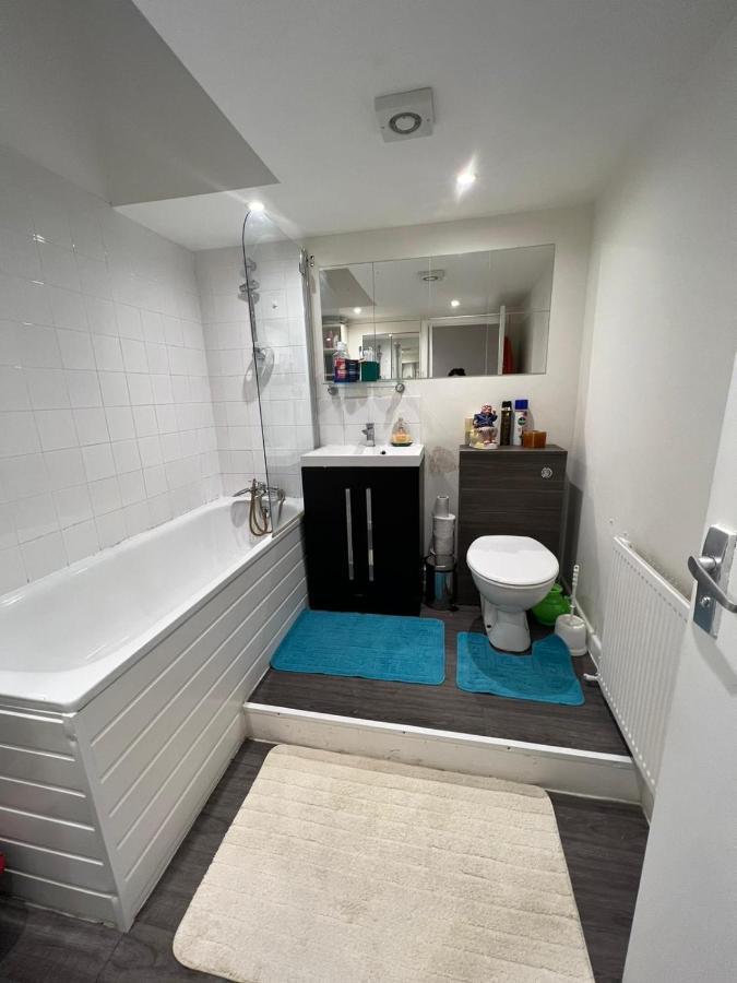 Twin Earls Court Central - Shared Homestay *