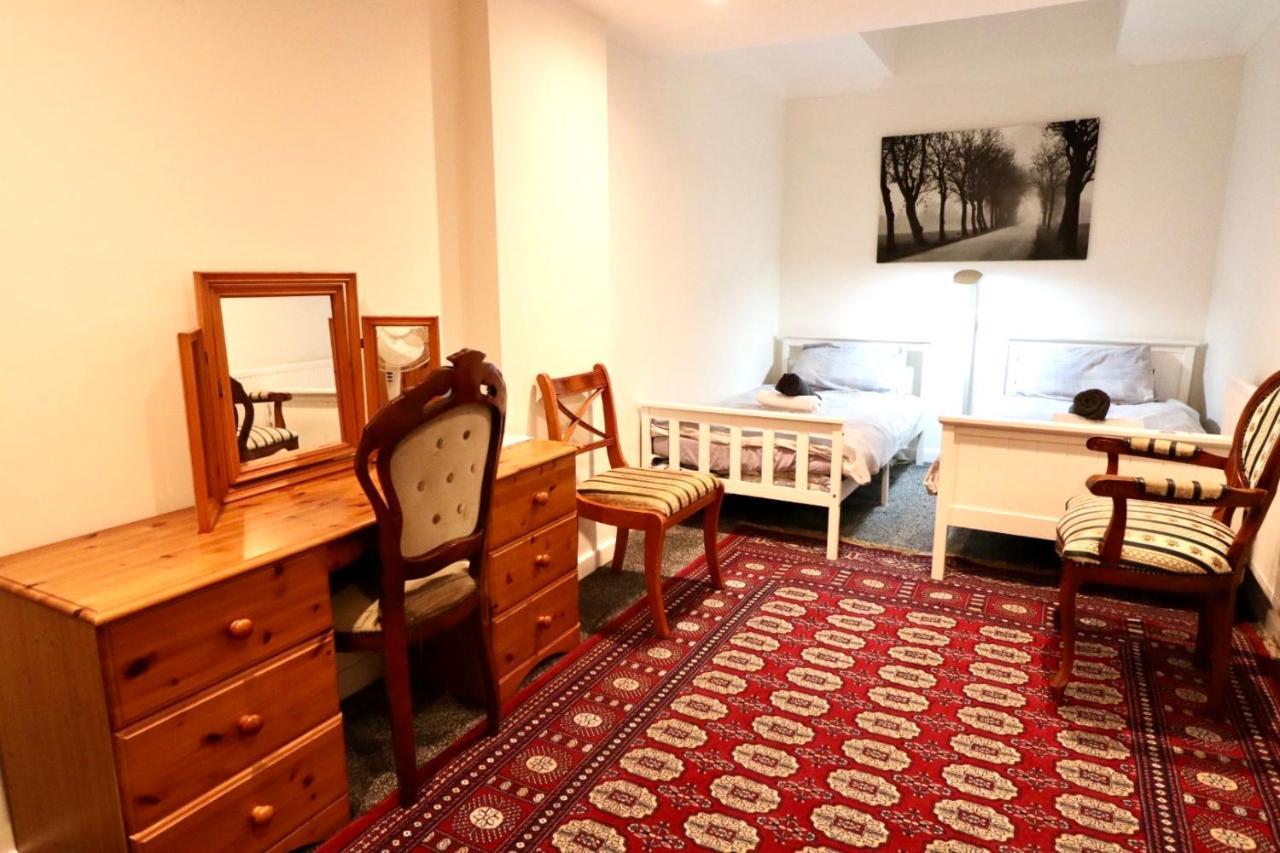 Twin Earls Court Central - Shared Homestay *