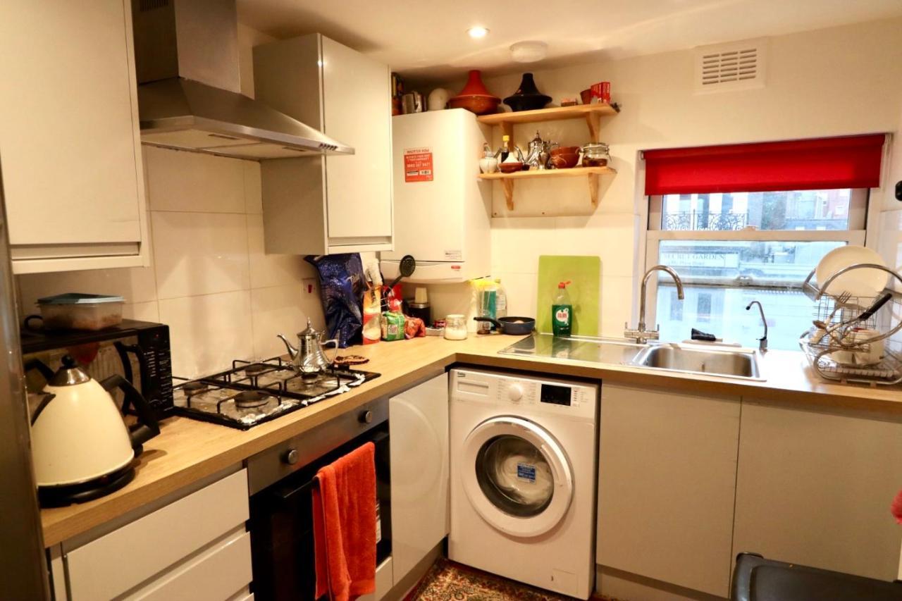 Twin Earls Court Central - Shared * London